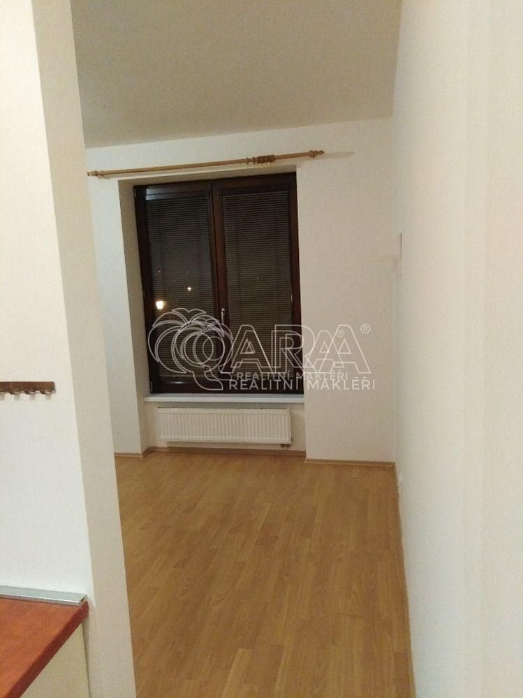 Pronájem bytu 1+kk 29 m² – fotografie 4