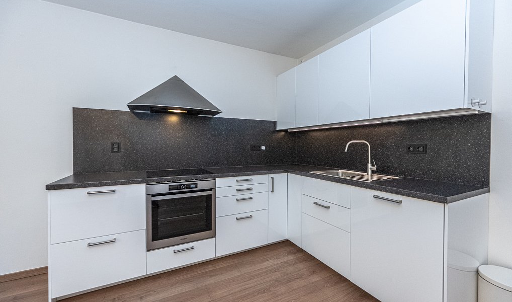 Prodej bytu 2+1 79 m², Praha – náhled fotky 6
