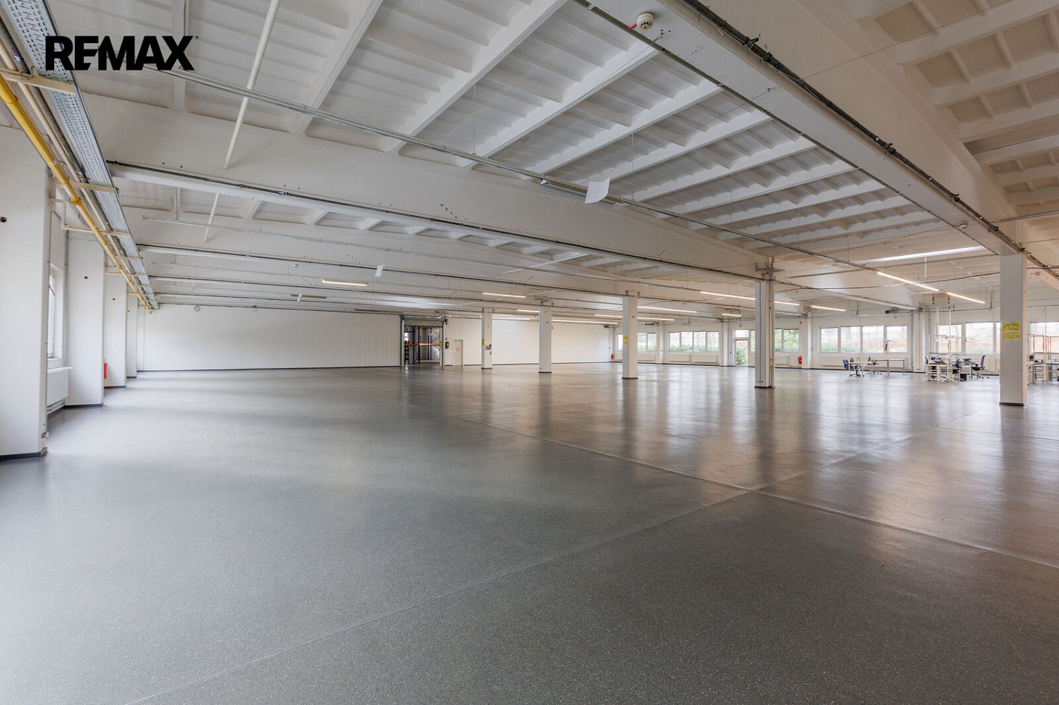 Pronájem výrobních prostor 2 489 m² – fotografie 3