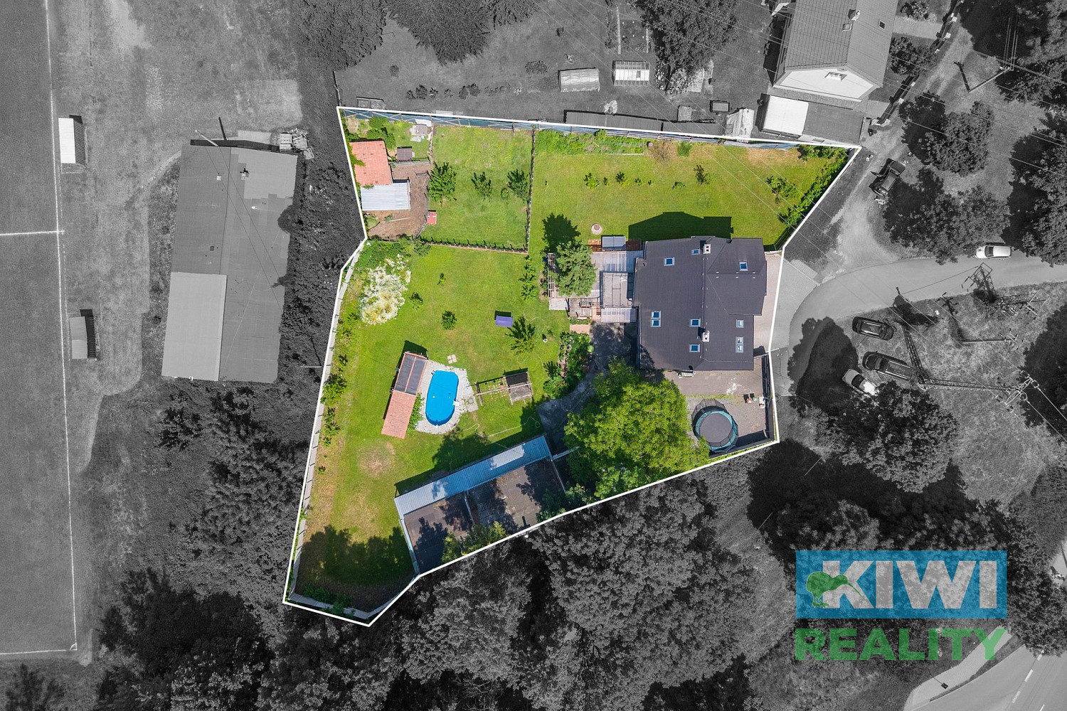 Prodej domu 258 m² s pozemkem 2 600 m² — photo 2