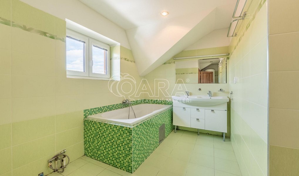 Prodej domu 362 m² s pozemkem 1 568 m², Zvánovice – náhled fotky 19