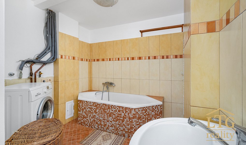 Prodej domu 197 m² s pozemkem 808 m², Petrovice – náhled fotky 13