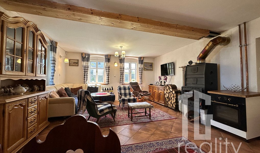 Prodej domu 211 m² s pozemkem 1 458 m², Klíny – náhled fotky 3