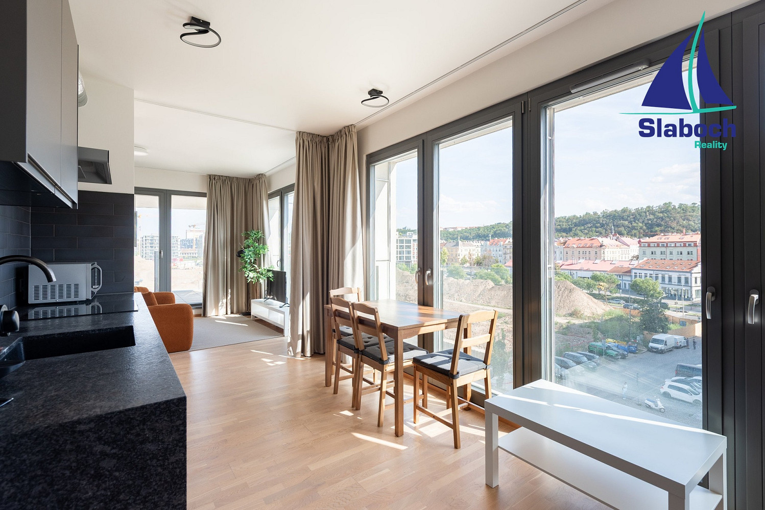 Pronájem bytu 1+kk 63 m² – fotografie 3