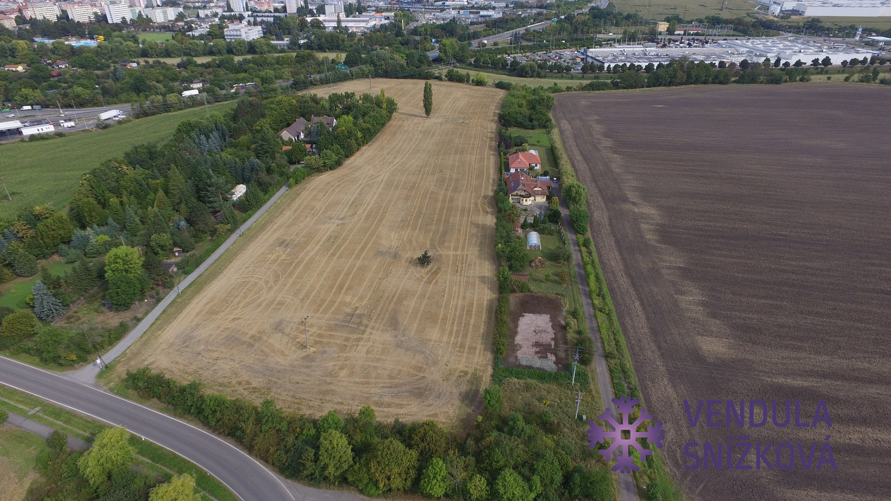 Prodej stavebního pozemku 6 729 m² – fotografie 2