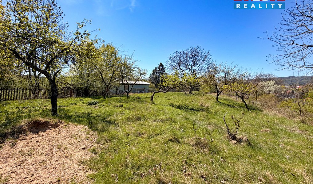 Prodej stavebního pozemku 2 827 m², Hluboš – náhled fotky 8