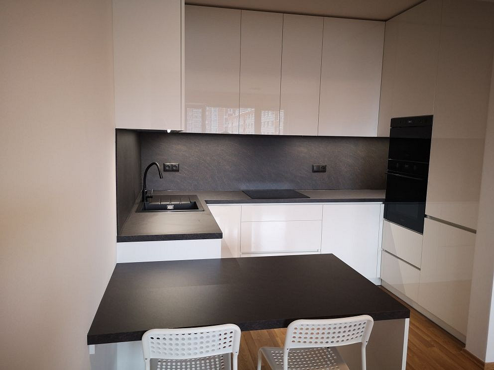 Pronájem bytu 2+kk 72 m² – fotografie 4