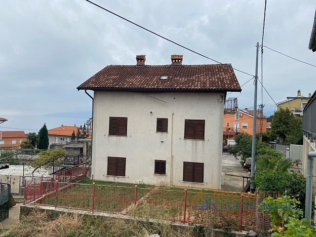 Prodej domu 292 m² s pozemkem 1 755 m² - Meer