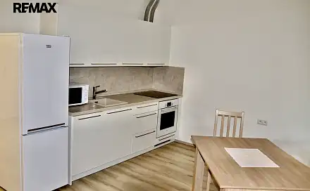 Pronájem bytu 1+kk 38 m²
