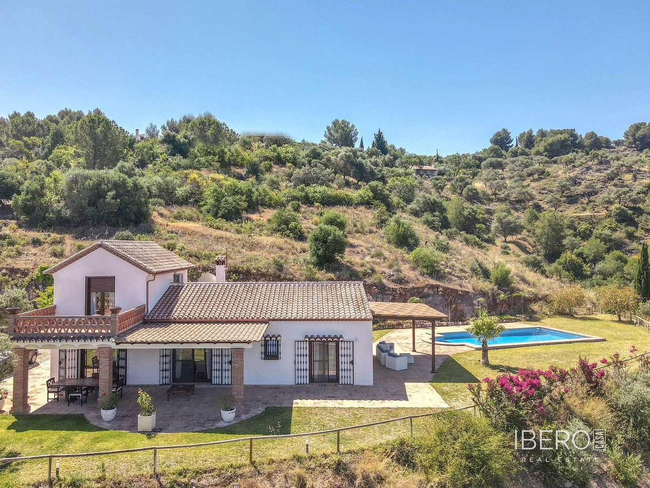 Prodej domu 209 m² s pozemkem 17 832 m²