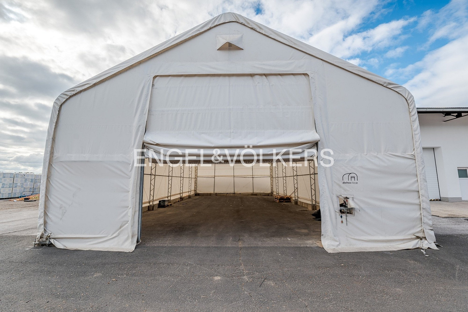 Pronájem skladovacích prostor 174 m² – fotografie 2