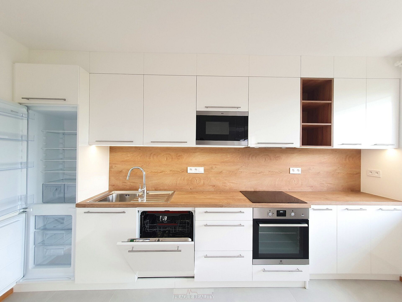 Pronájem bytu 3+kk 73 m² — photo 2