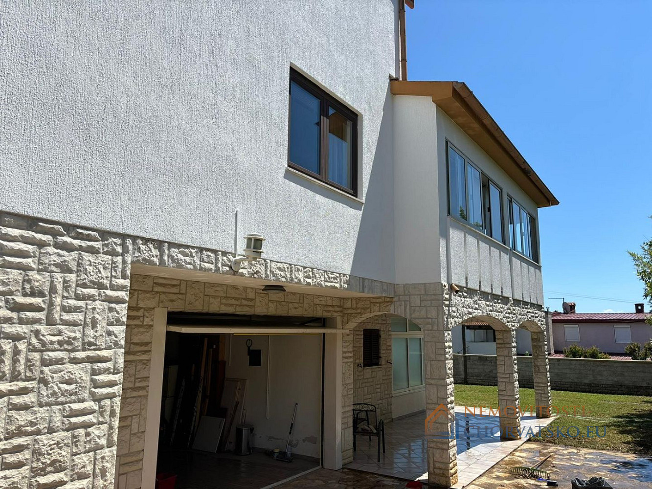 Prodej domu 400 m² s pozemkem 653 m² – pohled 3