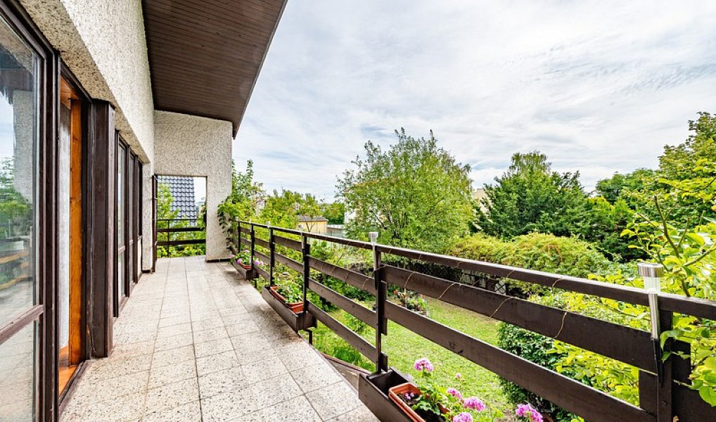 Prodej domu 360 m² s pozemkem 599 m², Benešov – náhled fotky 2