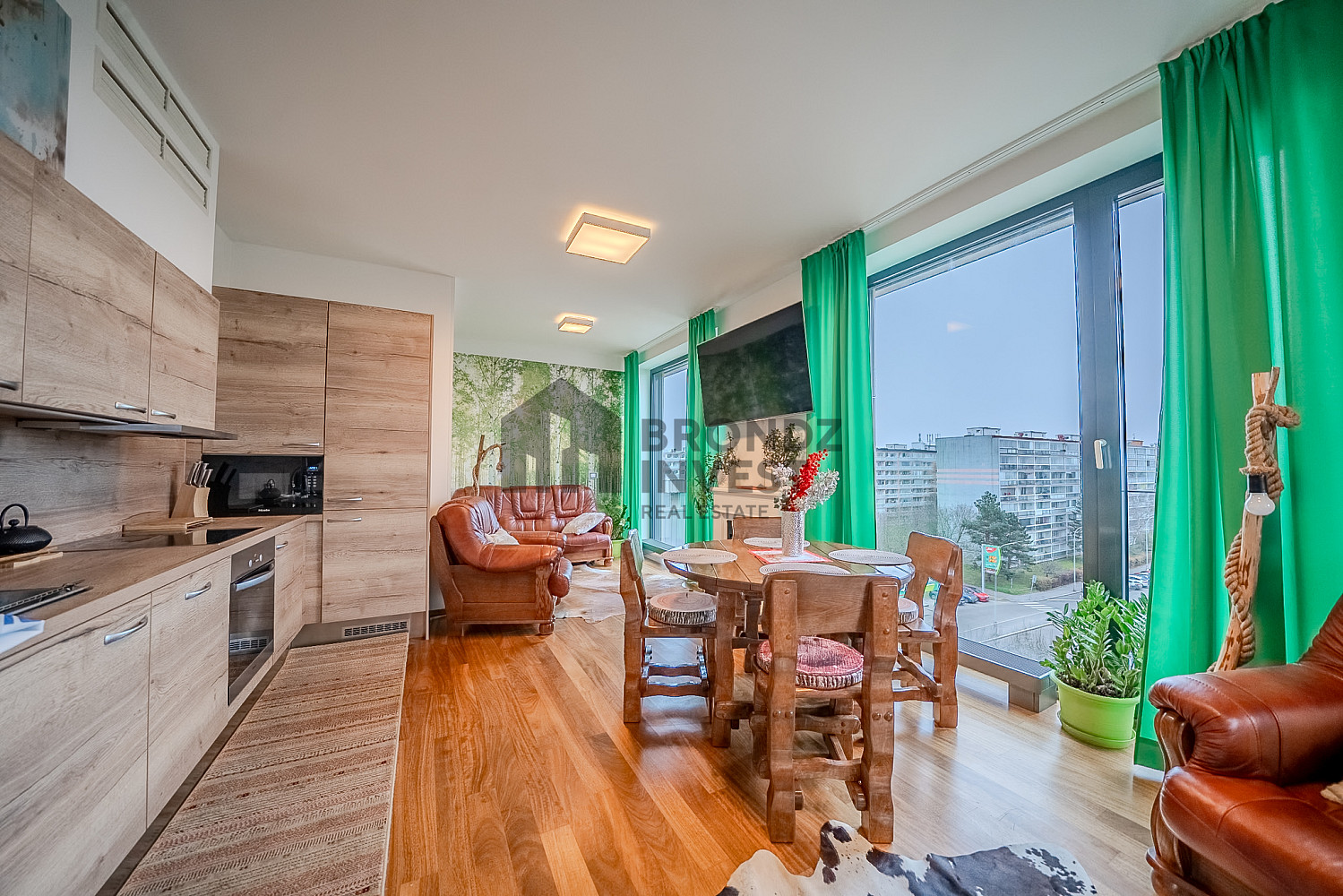Pronájem bytu 2+kk 75 m² – fotografie 2