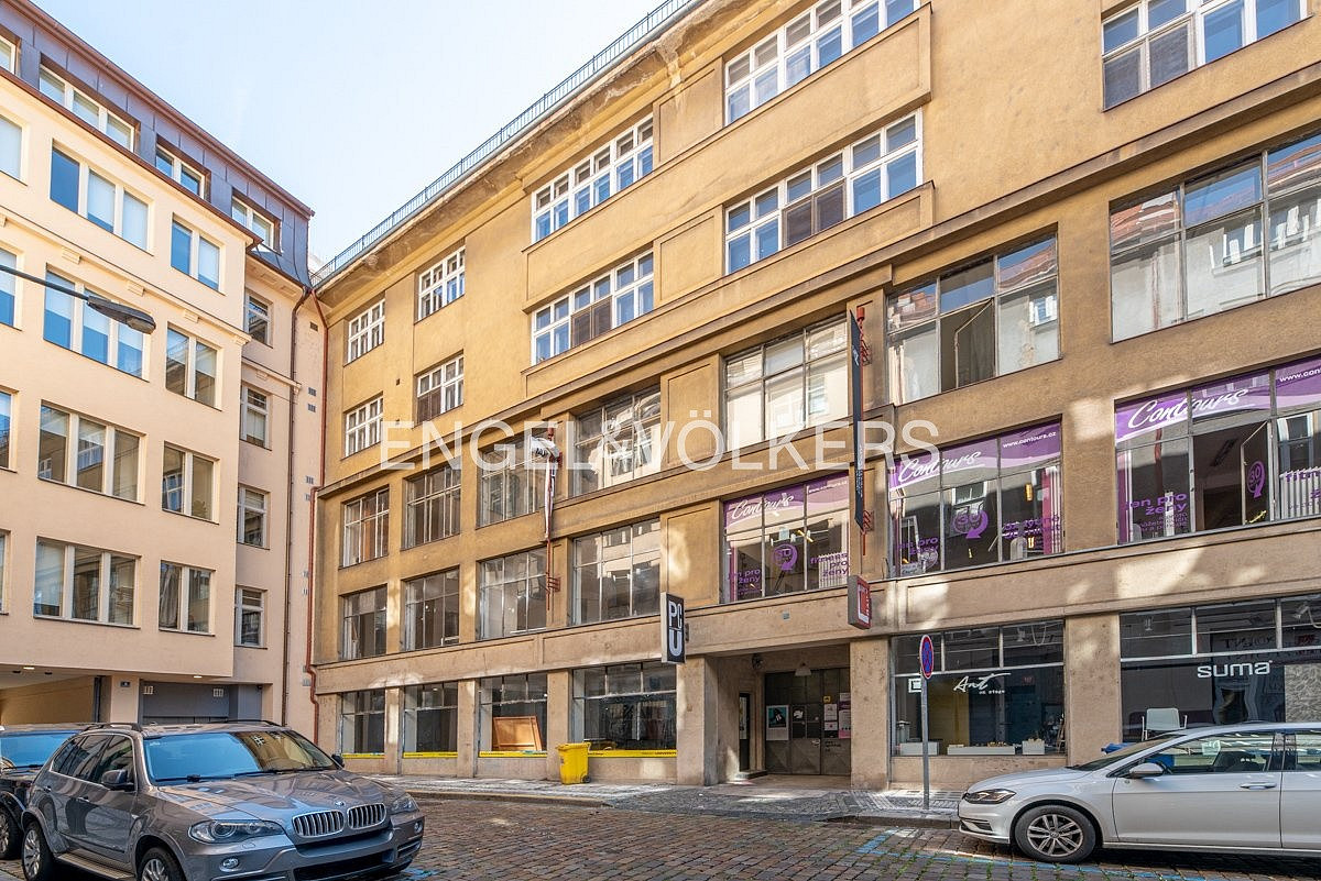 Pronájem kanceláře 217 m², Praha