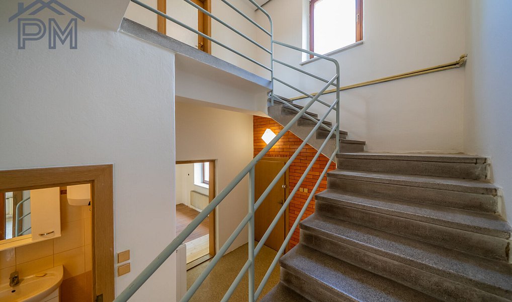 Prodej domu 244 m² s pozemkem 1 993 m², Babice nad Svitavou – náhled fotky 19