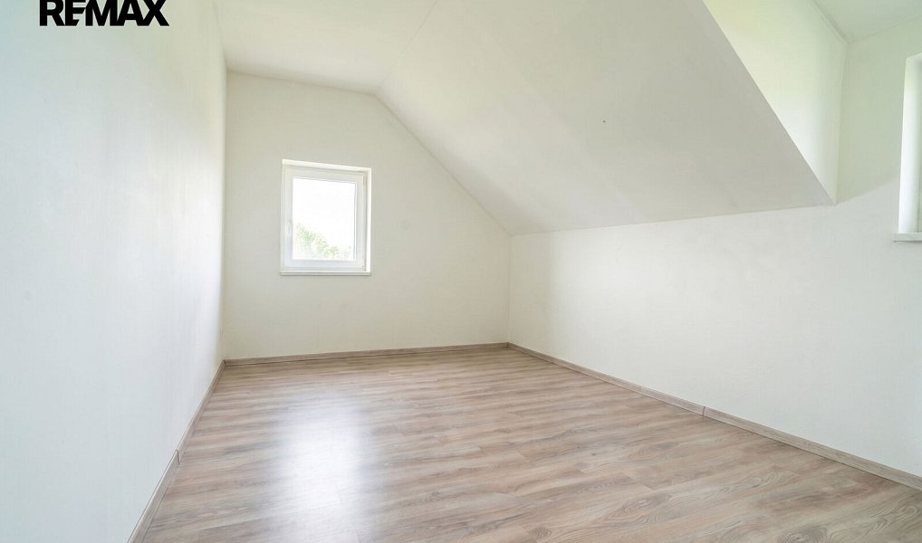 Prodej domu 193 m² s pozemkem 748 m², Okřesaneč – náhled fotky 12