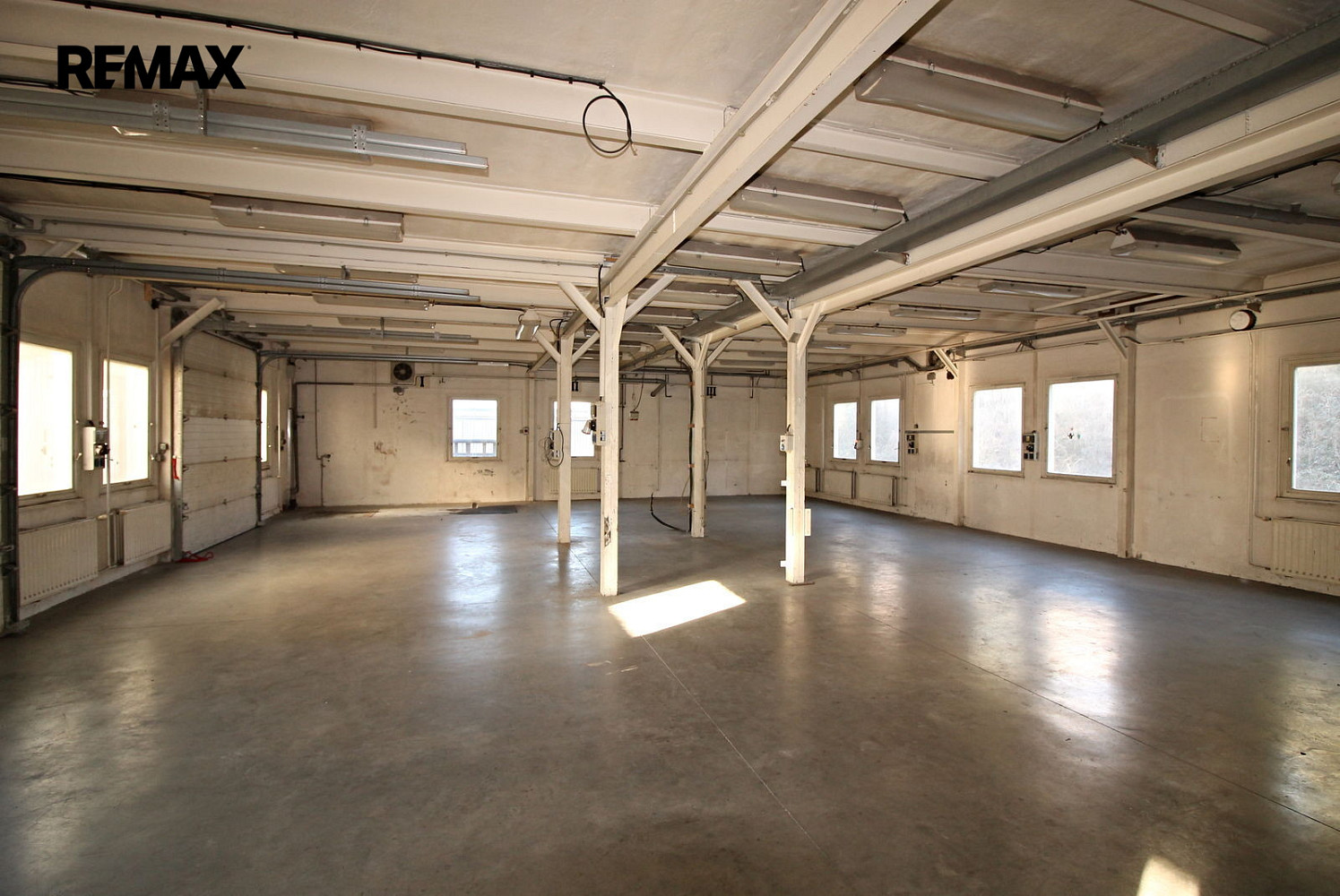 Prodej výrobních prostor 2 700 m² – fotografie 5