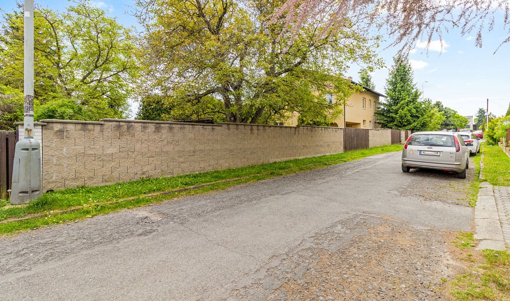 Prodej stavebního pozemku 450 m², Praha – náhled fotky 6
