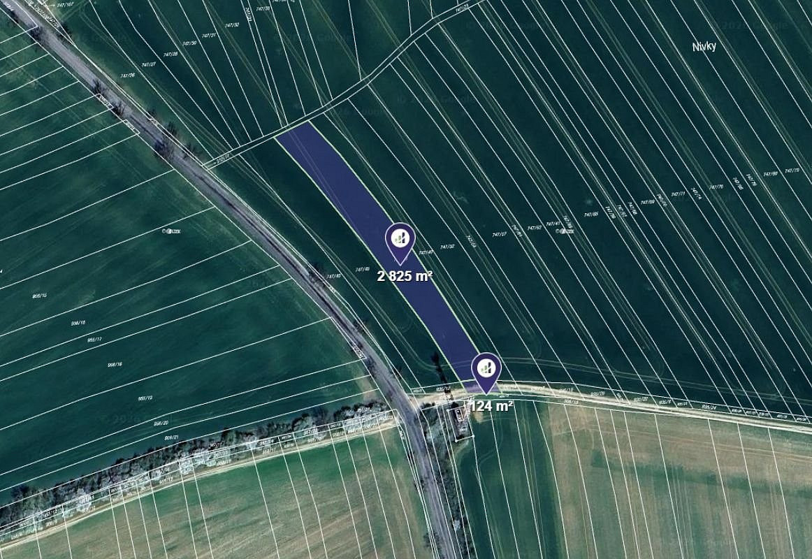 Prodej pole 1 589 m²