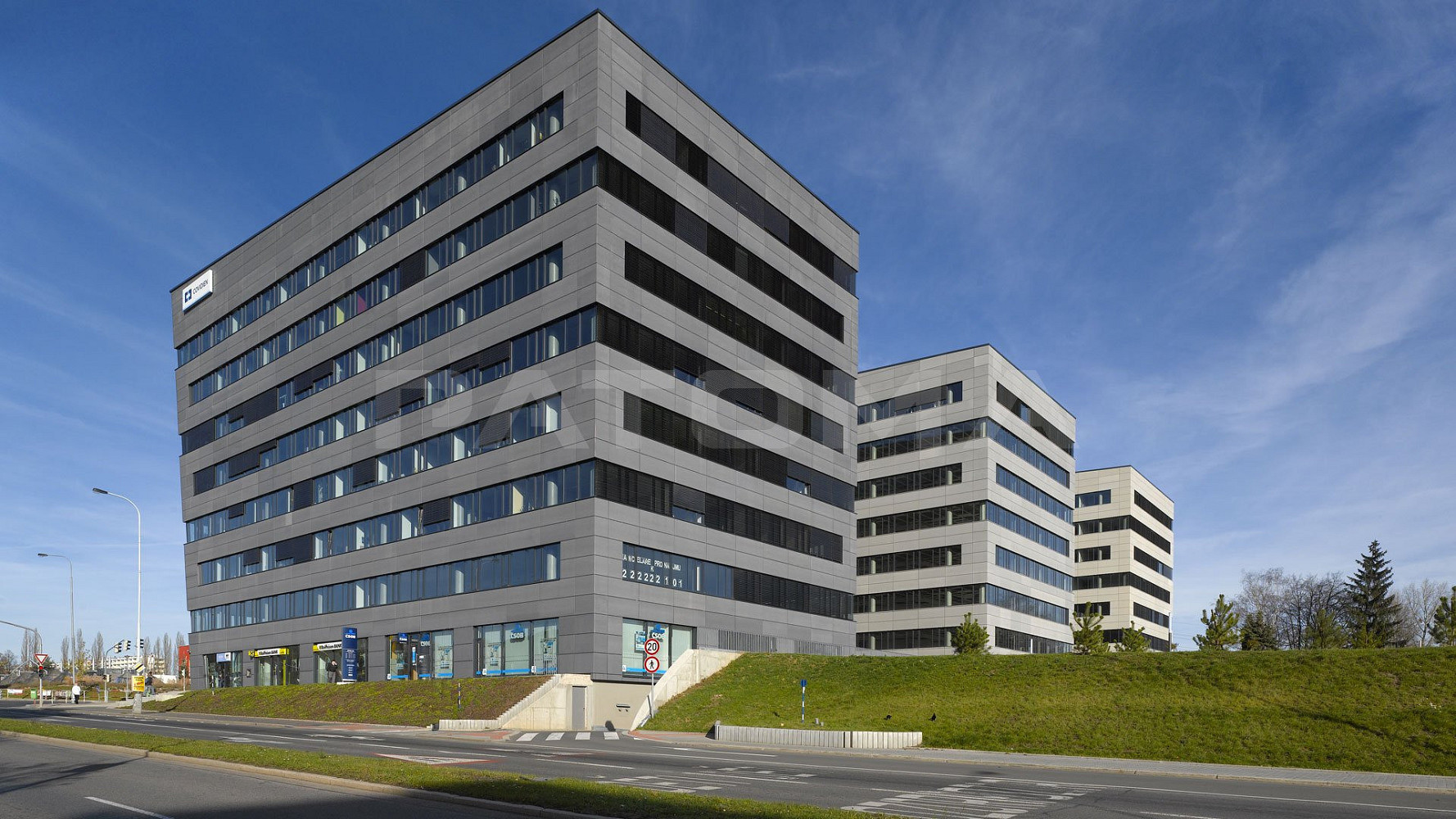 Pronájem kanceláře 1 154 m²