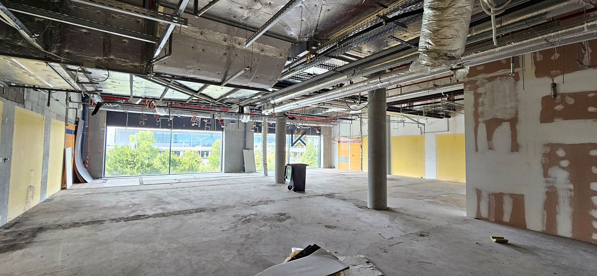 Pronájem obchodních prostor 235 m² – fotografie 2