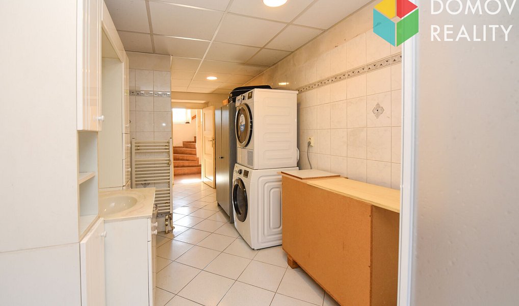 Prodej domu 220 m² s pozemkem 831 m², Beroun – náhled fotky 30