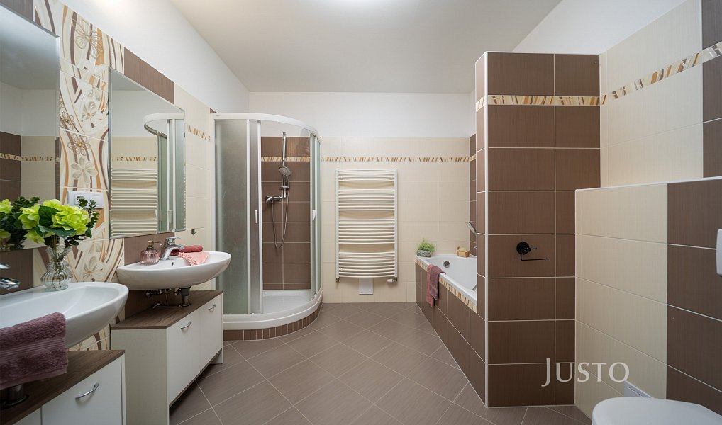 Prodej domu 141 m² s pozemkem 385 m², Třeboň – náhled fotky 23