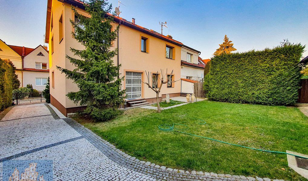 Pronájem domu 570 m² s pozemkem 483 m², Praha – náhled fotky 4