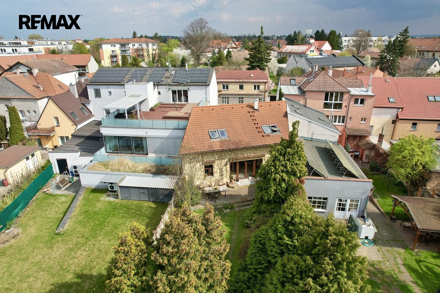 Prodej domu 190 m² s pozemkem 830 m²