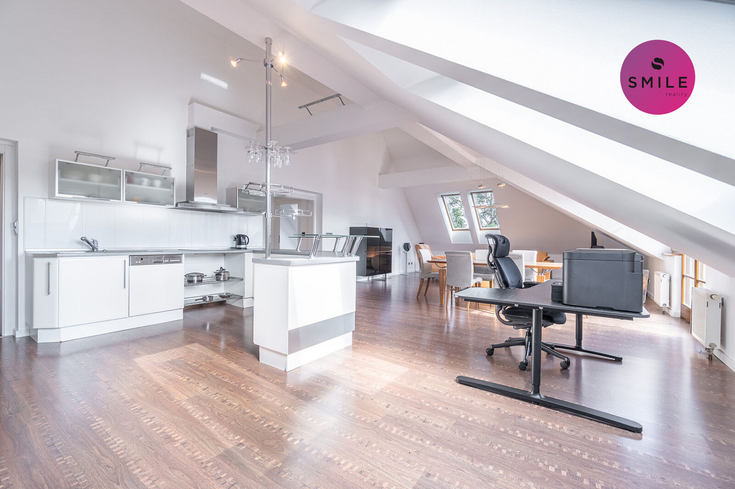 Pronájem bytu 4+kk 211 m²
