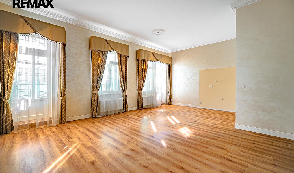 Prodej bytu 2+kk 98 m², Mariánské Lázně – náhled fotky 2