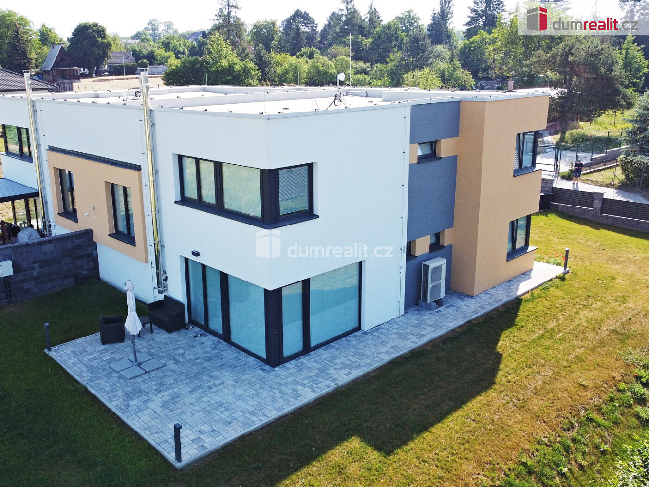 Pronájem domu 210 m² s pozemkem 531 m²