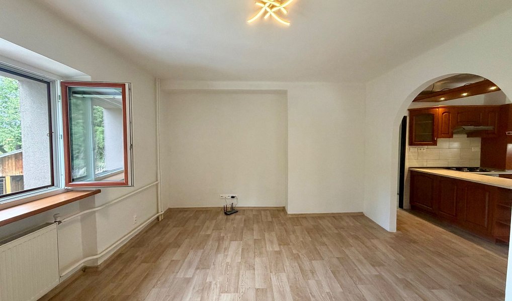 Pronájem bytu 3+1 80 m², Valašské Meziříčí – náhled fotky 2