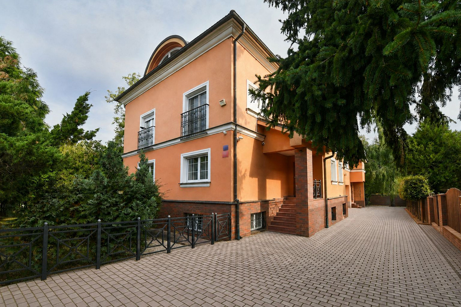 Prodej domu 665 m² s pozemkem 867 m²