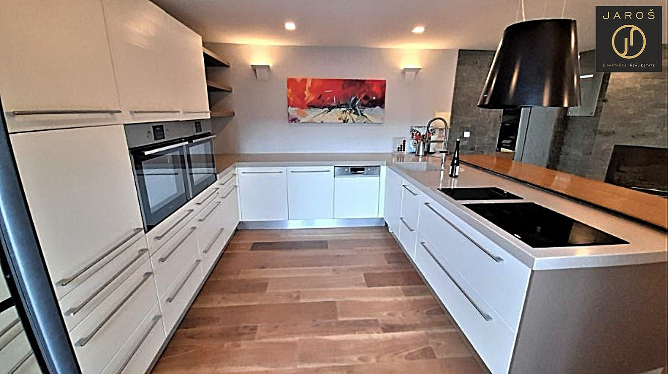 Prodej domu 550 m² s pozemkem 1 111 m² – pohled 5