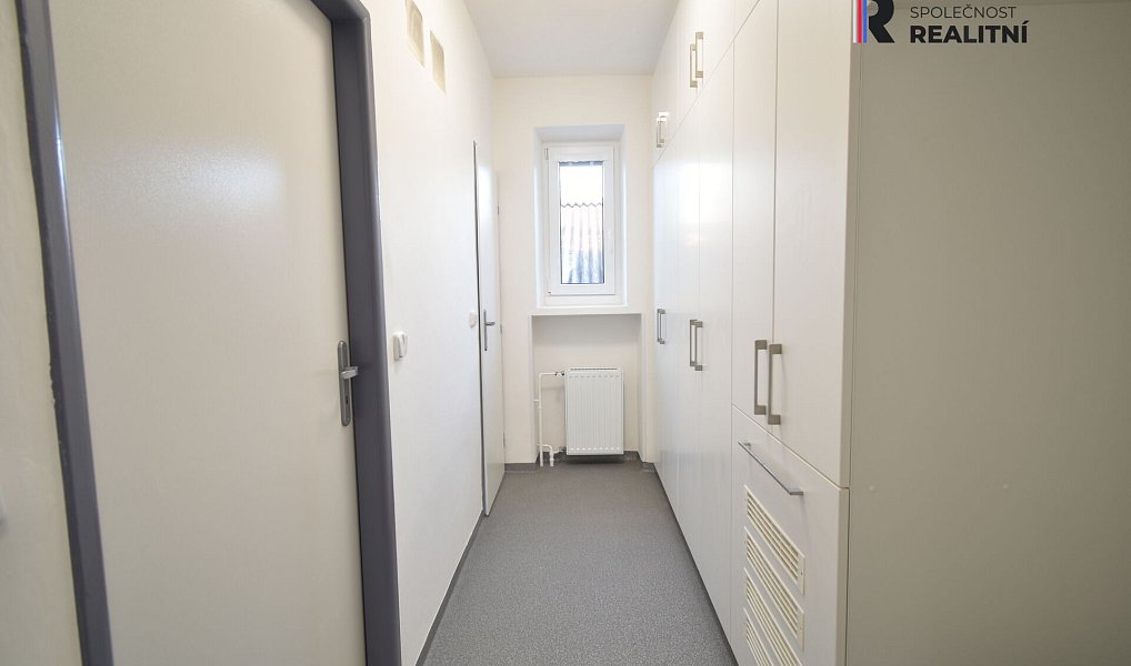 Pronájem bytu 2+1 79 m², Zlín – náhled fotky 3