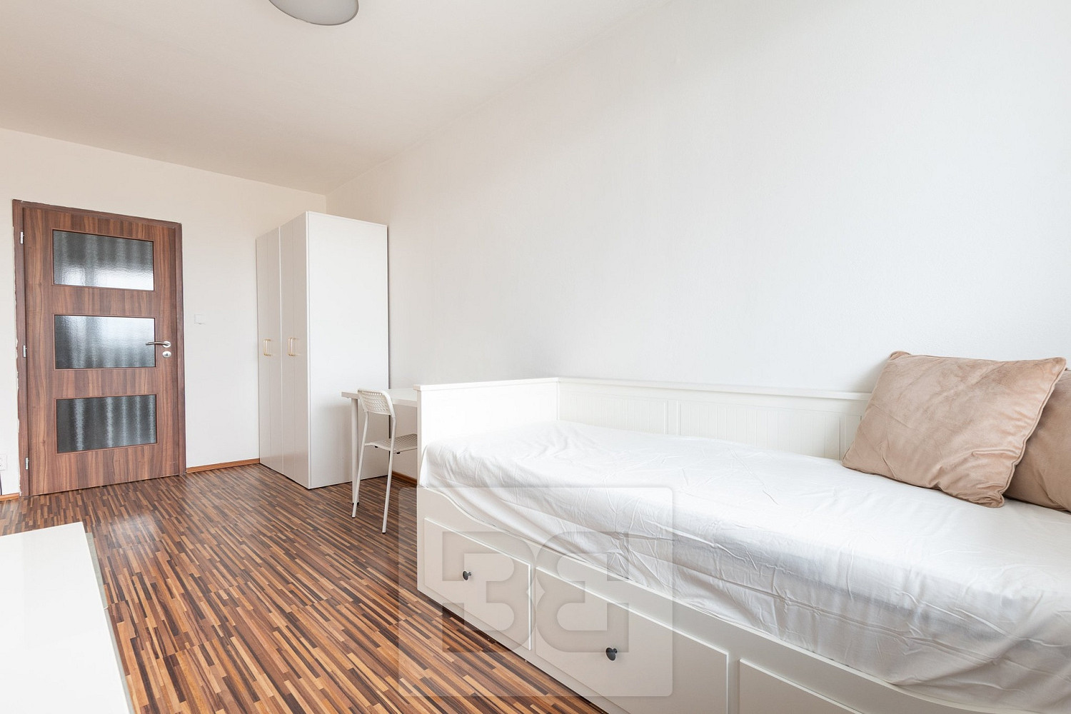 Pronájem bytu 1+1 20 m² – fotografie 4