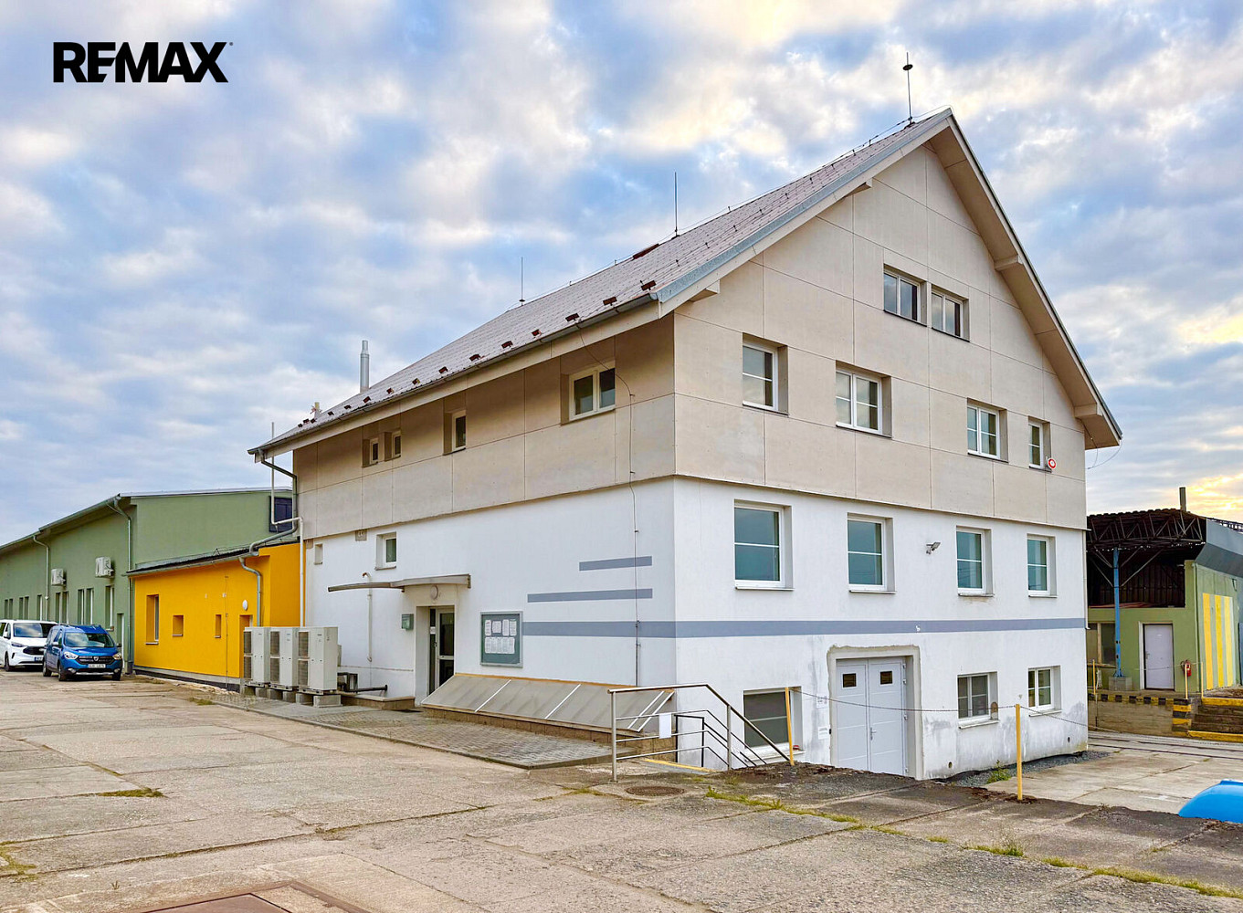 Pronájem kanceláře 159 m² – fotografie 2
