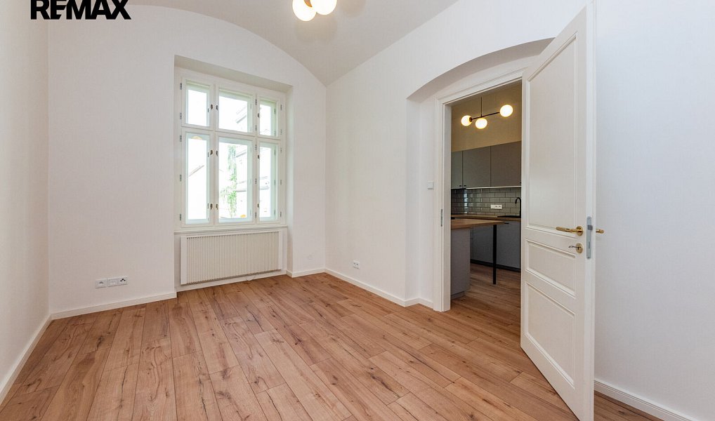 Pronájem bytu 2+kk 34 m², Praha – náhled fotky 3