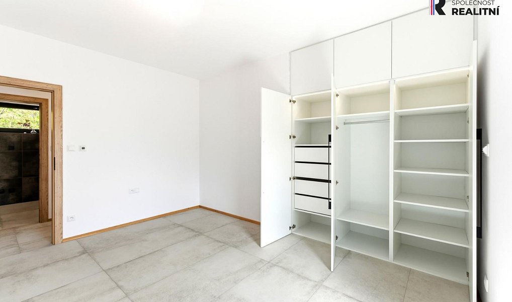 Prodej domu 200 m² s pozemkem 900 m², Veltrusy – náhled fotky 17