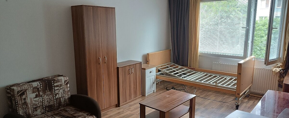 Pronájem bytu 1+1 38 m² — photo 2