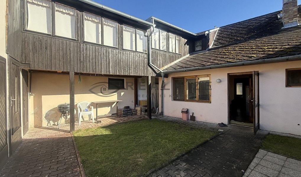 Prodej domu 245 m² s pozemkem 655 m², Ševětín – náhled fotky 12