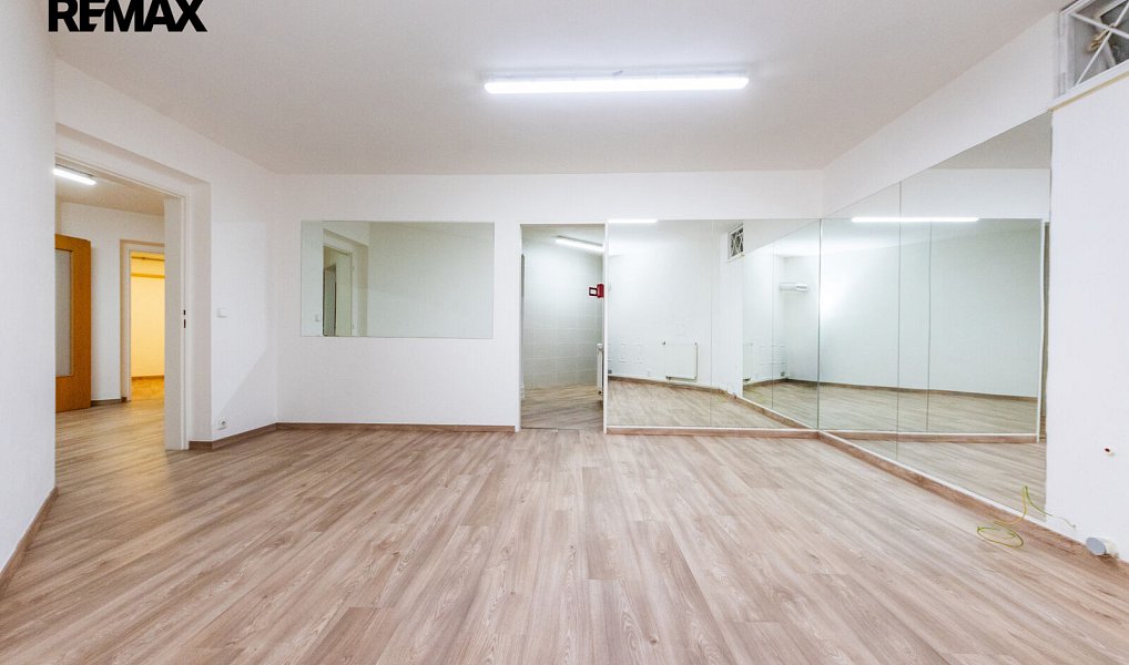 Prodej kanceláře 433 m², Praha – náhled fotky 21