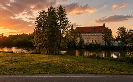 Prodej stavebního pozemku 1 470 m², Lnáře, okres Strakonice