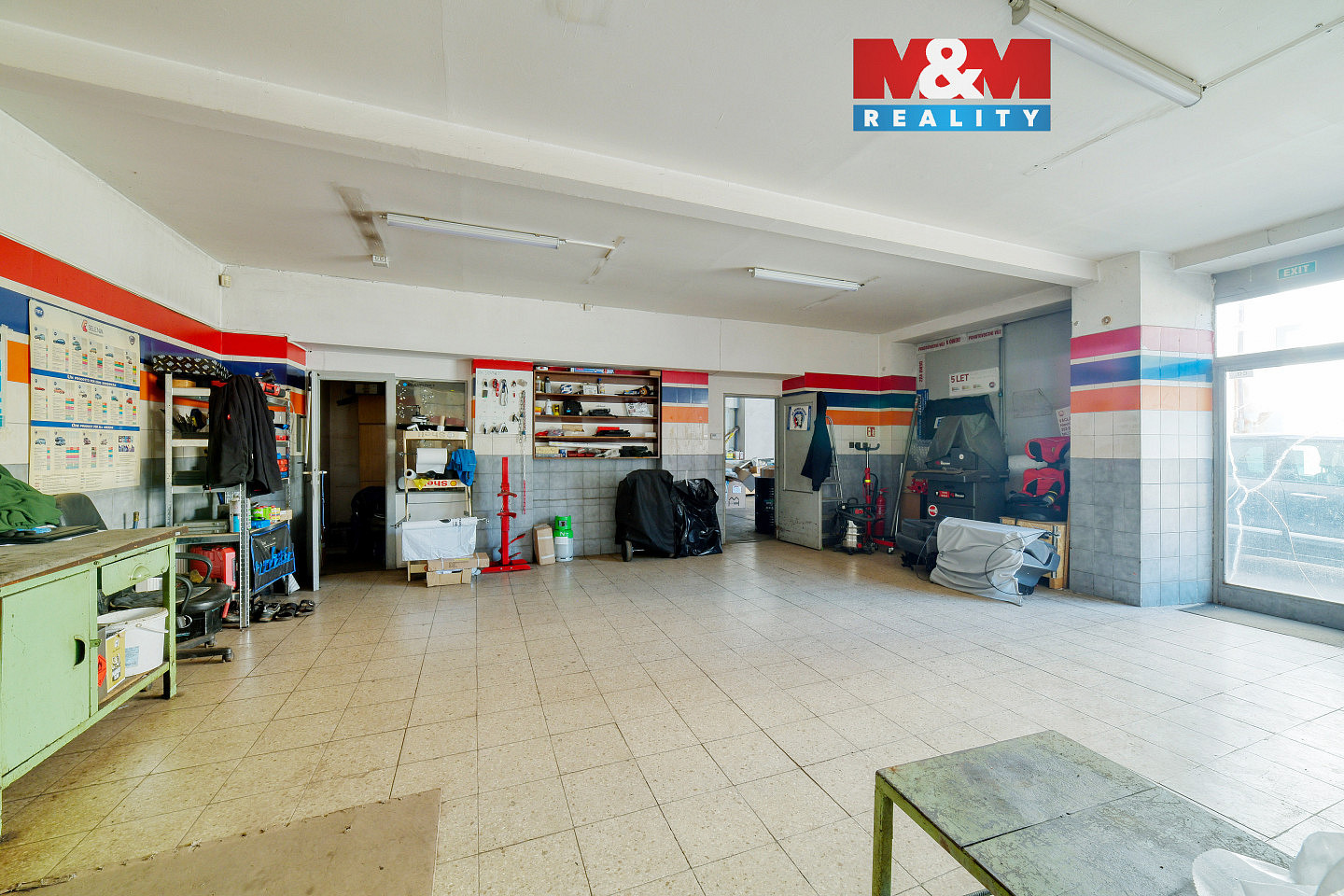 Prodej obchodních prostor 932 m²