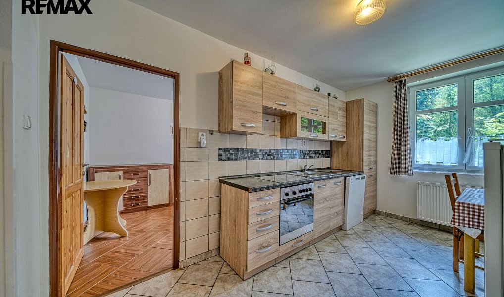 Prodej domu 215 m² s pozemkem 987 m², Radvanice – náhled fotky 12