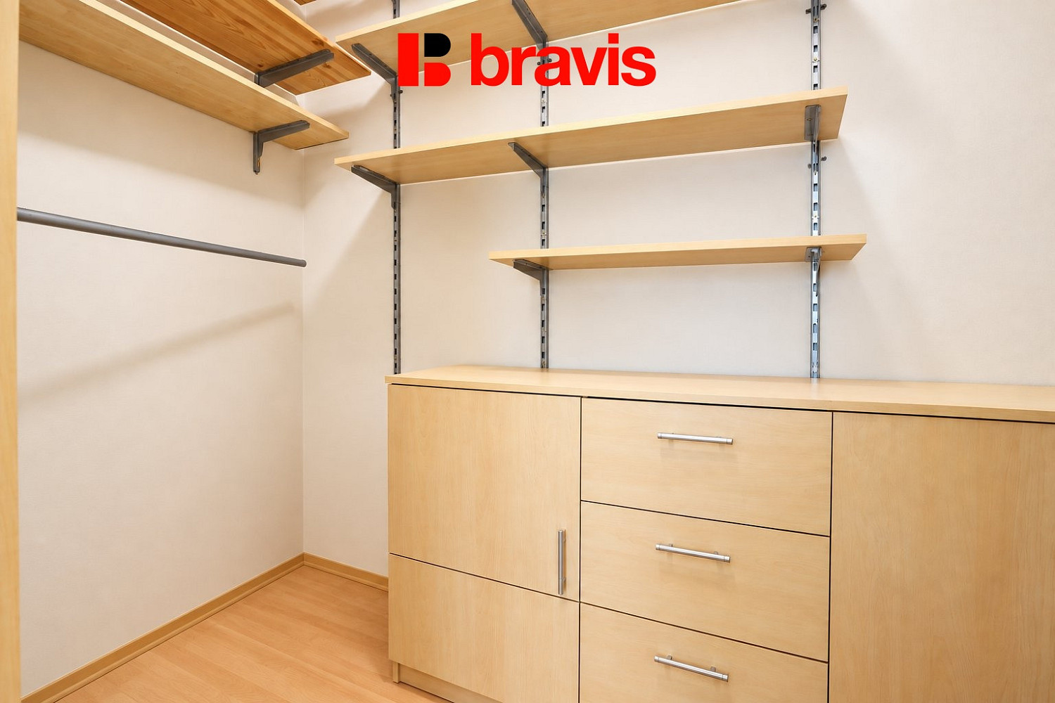 Pronájem bytu 2+kk 43 m² – fotografie 3
