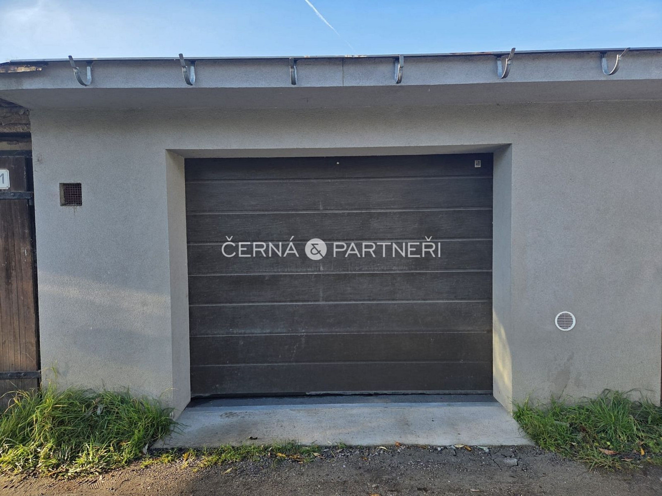 Prodej vyhřívané garáže 22 m2 bílina